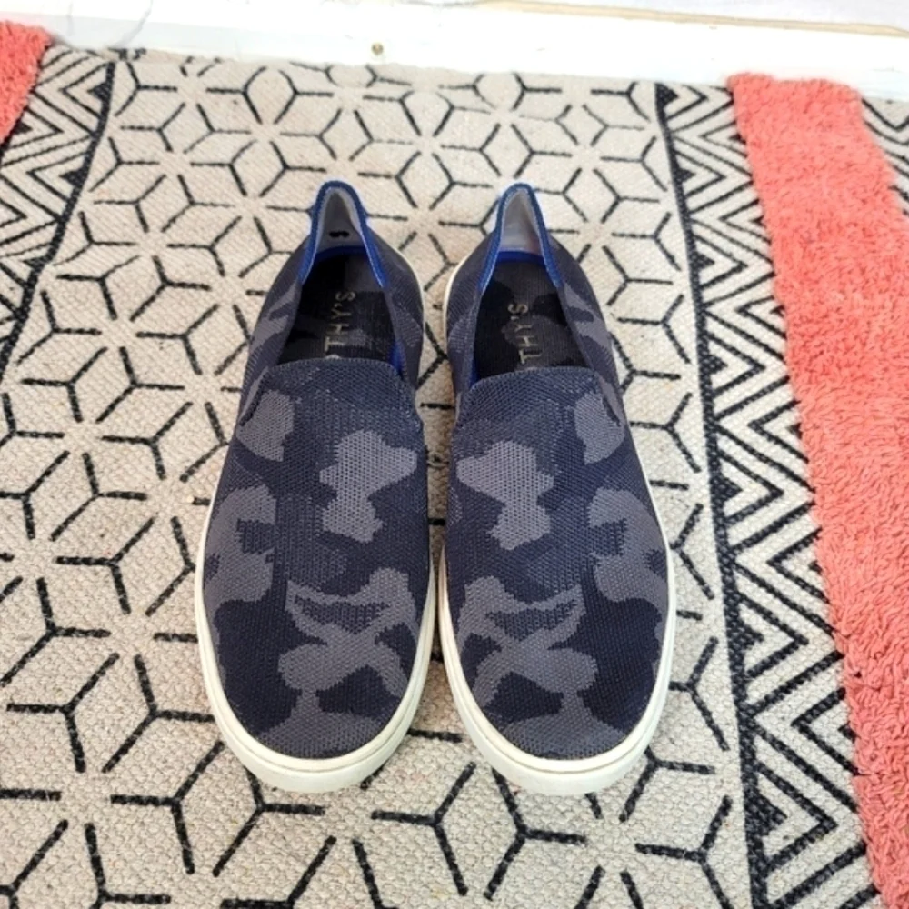 Rothys gently pre